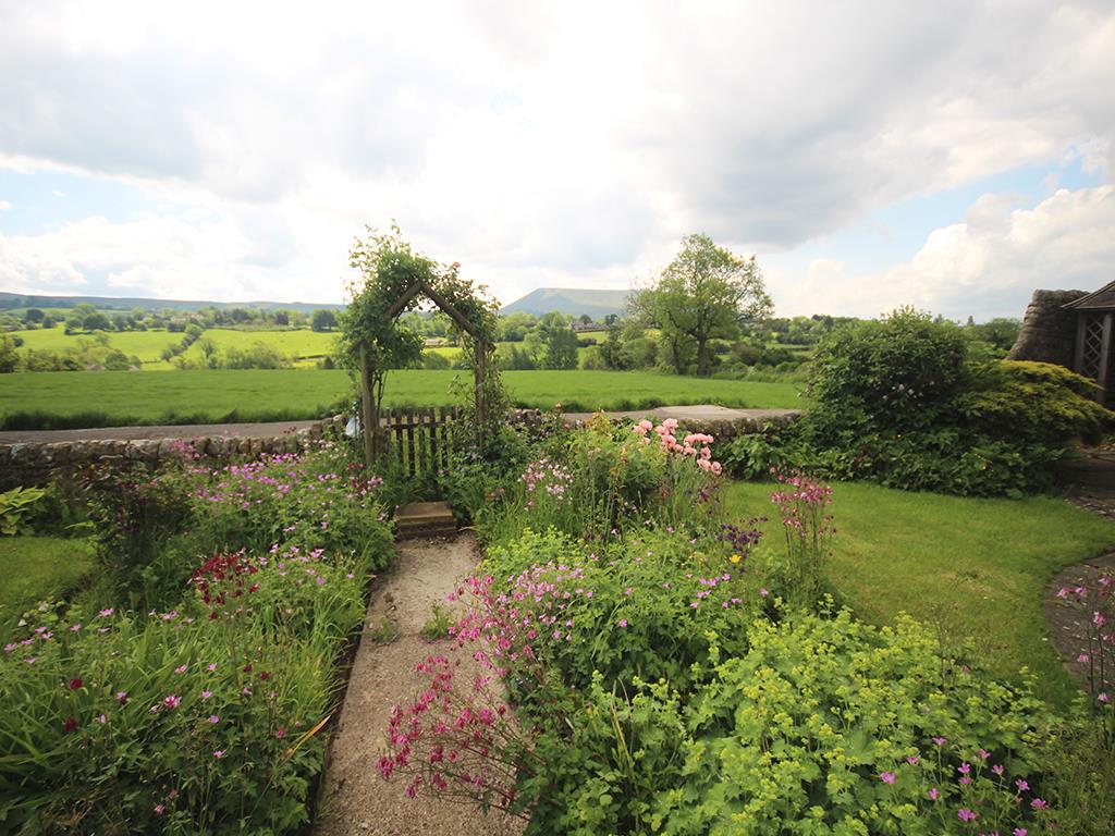 5 bedroom detached house To Let in Rimington - IMG_3052.jpg